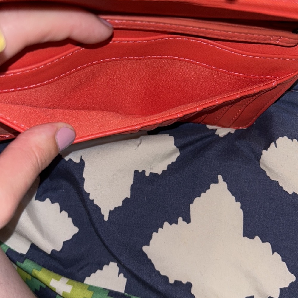 Universal Thread Wrist Wallet - Picture 3 of 6